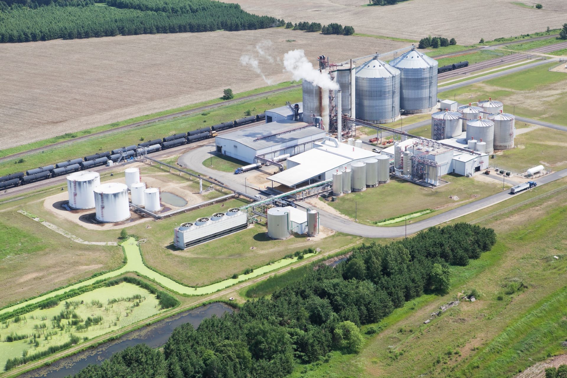 Report: Jet-Powered Biofuel is Weighed Down by Pollution and Loopholes